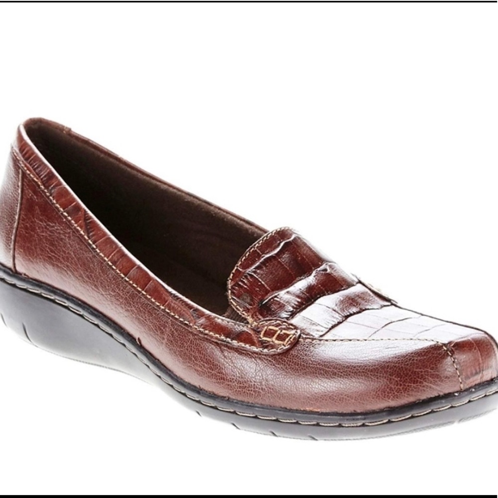 Clarks Croco Embossed Bayou Slip-on Loafer - 7.5W (Brown)